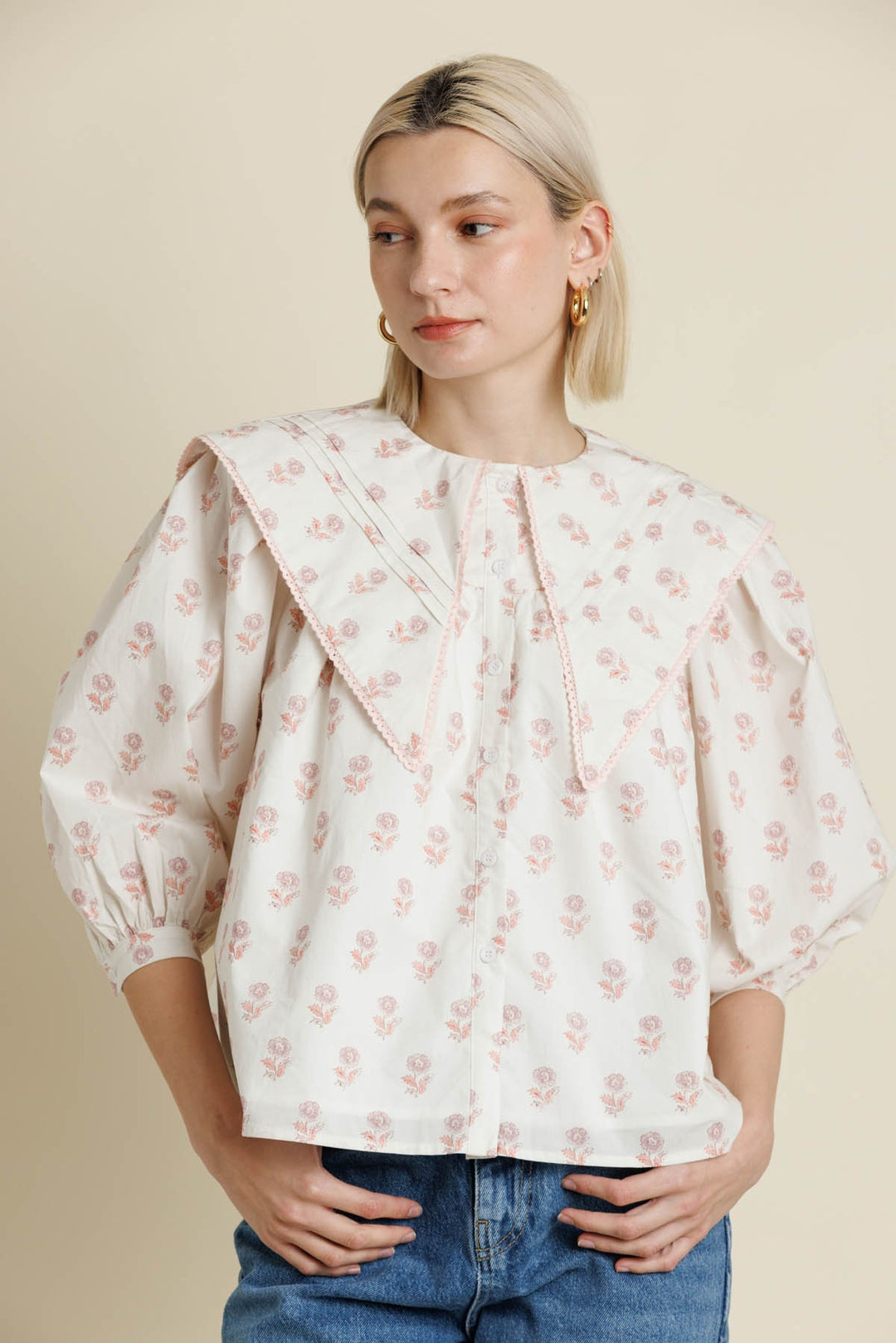 Oversized Collar Floral Blouse