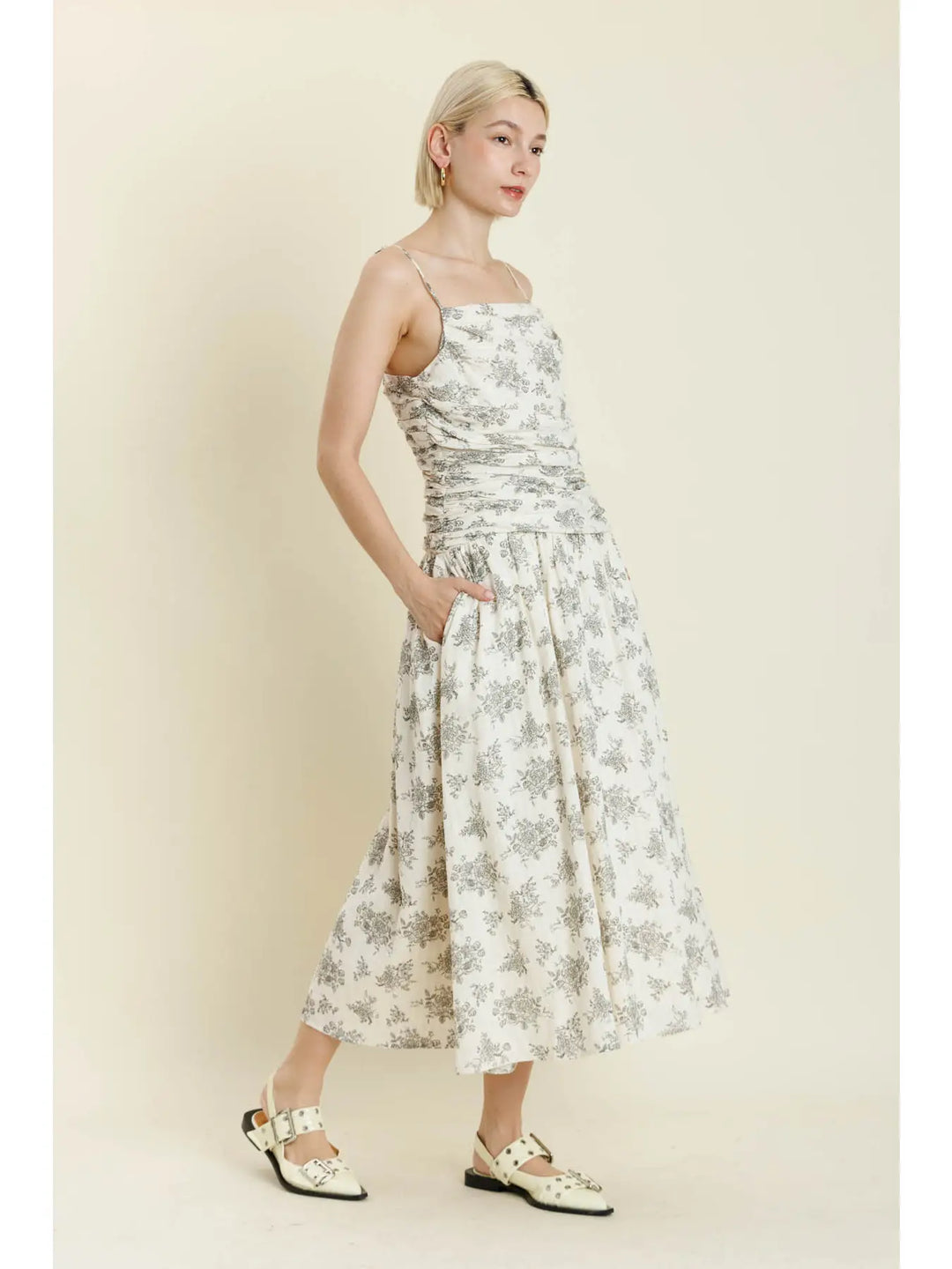 SHIRRED FLORAL MIDI DRESS