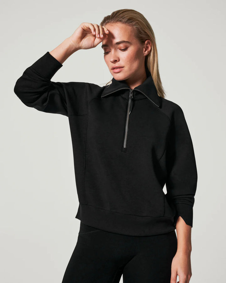 Airessentials Half Zip in Very Black