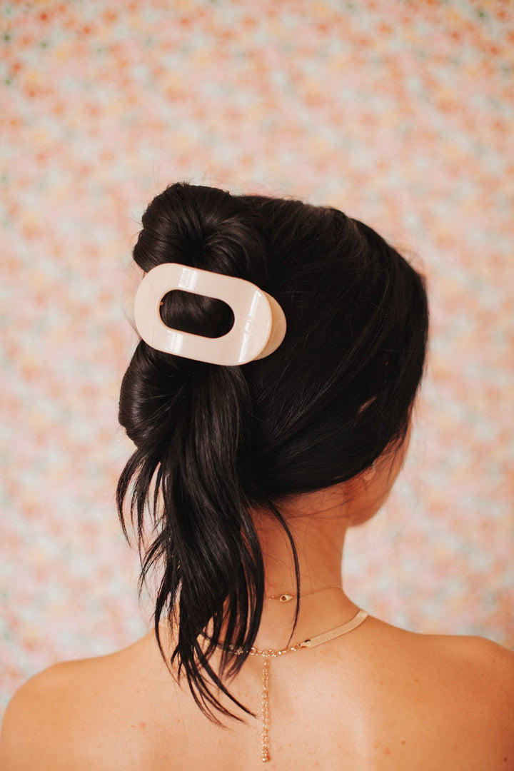 TELETIES - Round Flat Hair Clip | Medium | Almond Beige