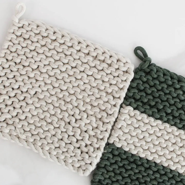 White Middle Stripe Pot Holder Set
