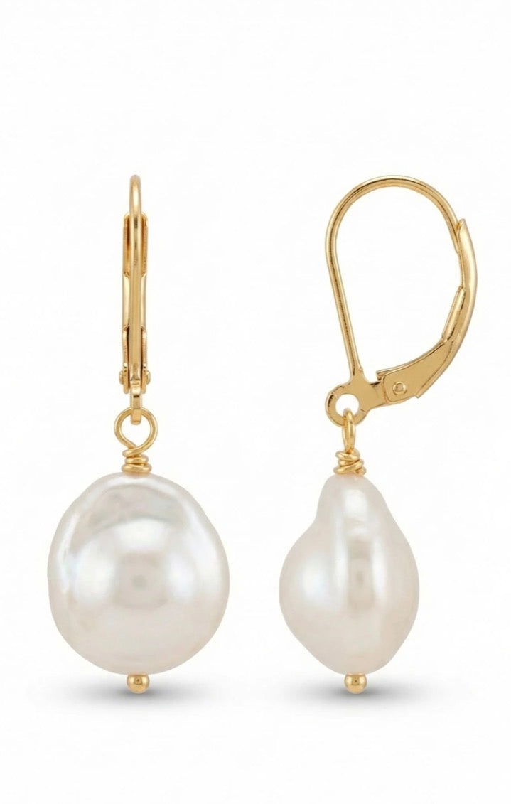 Amelia Pearl Earring