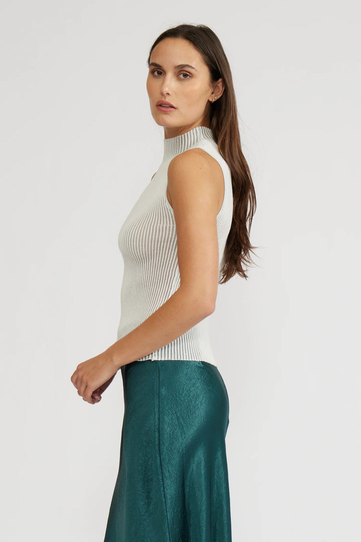 Hilty Mockneck Top