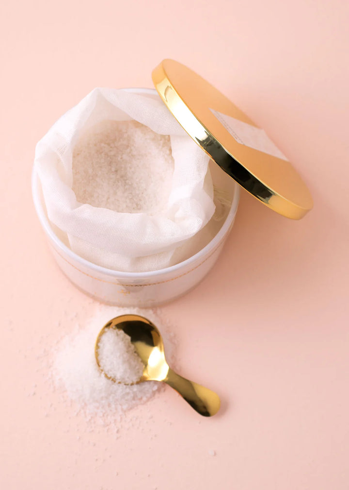 LOLLIA
SNOWDROP FINE BATHING SALTS