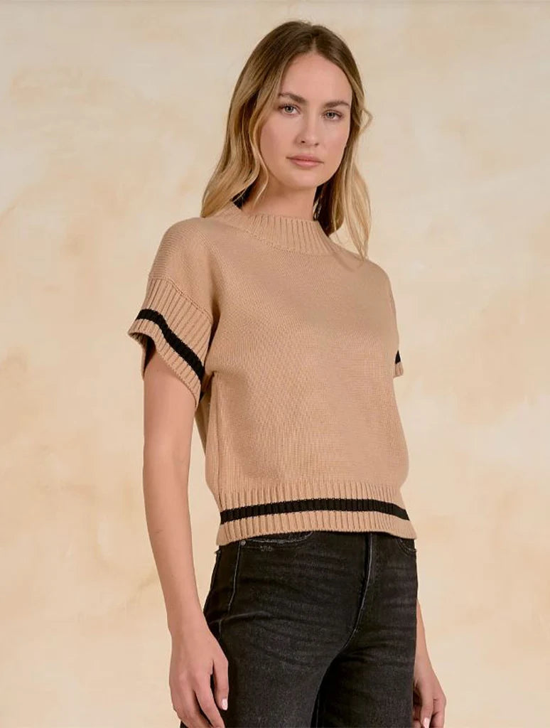 Elan Crew Neck S/S sweater w/ Black Trim