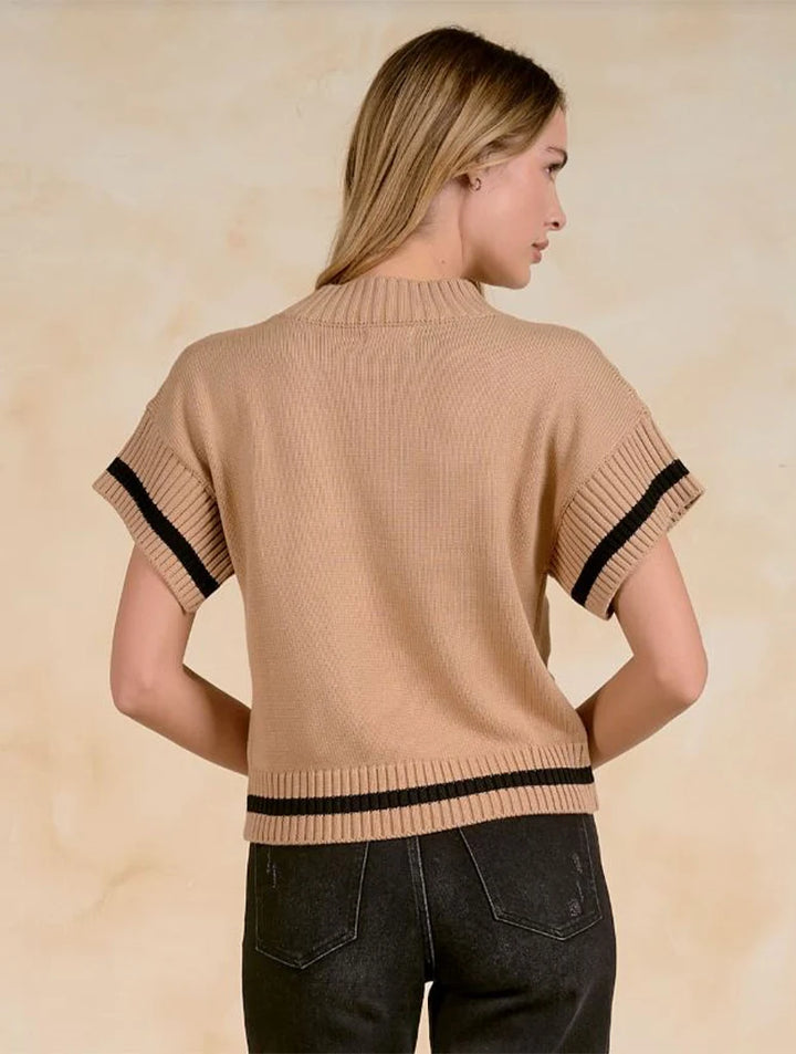 Elan Crew Neck S/S sweater w/ Black Trim