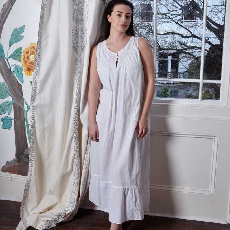 Emily White Sleeveless Nightdress