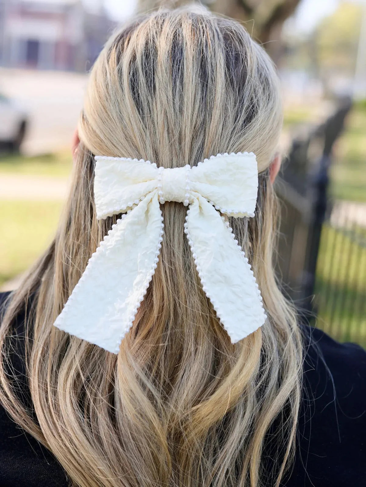 Blakely Pearl Lined Bow CREAM