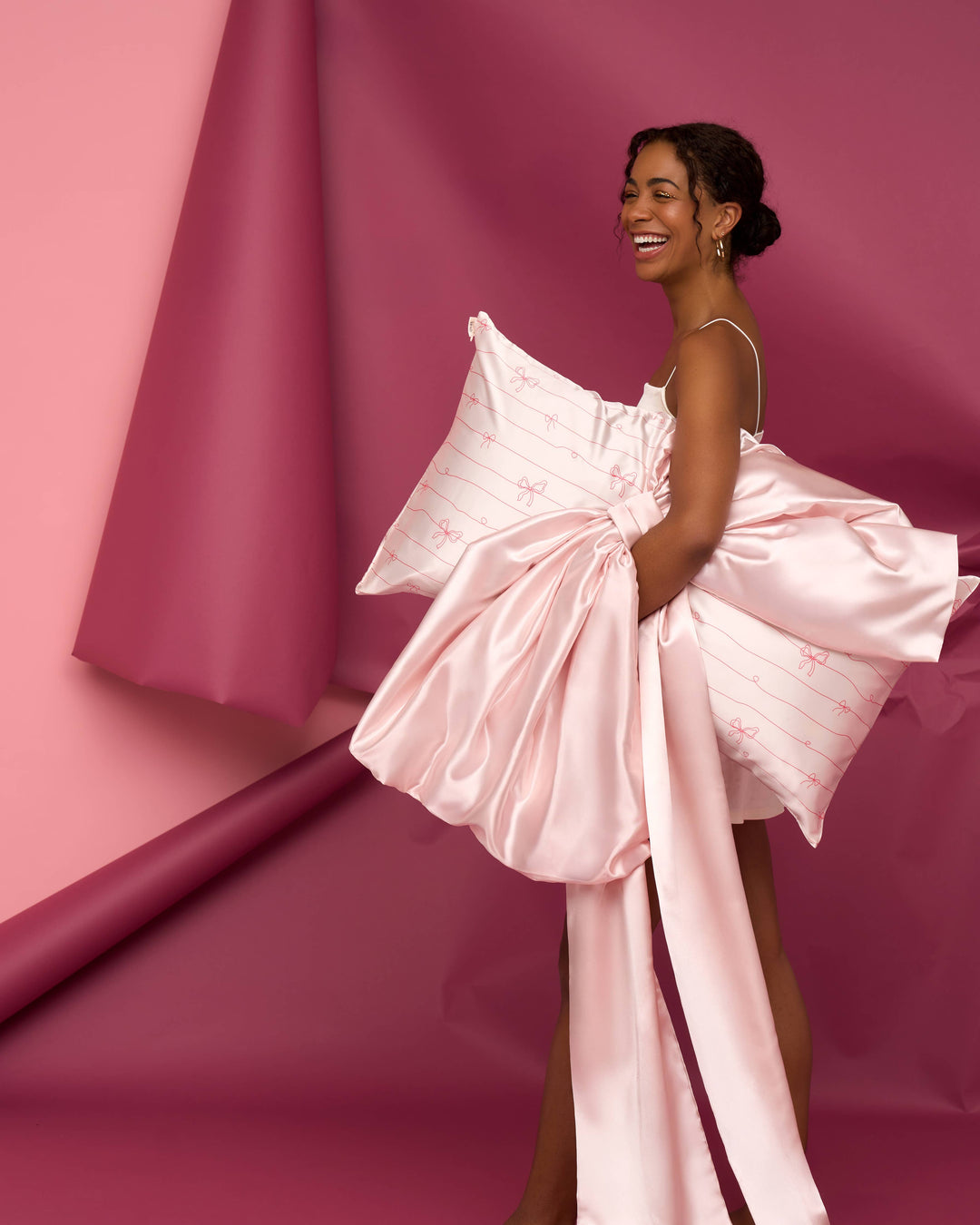 KITSCH  Holiday Satin Pillowcase in Striped Bows