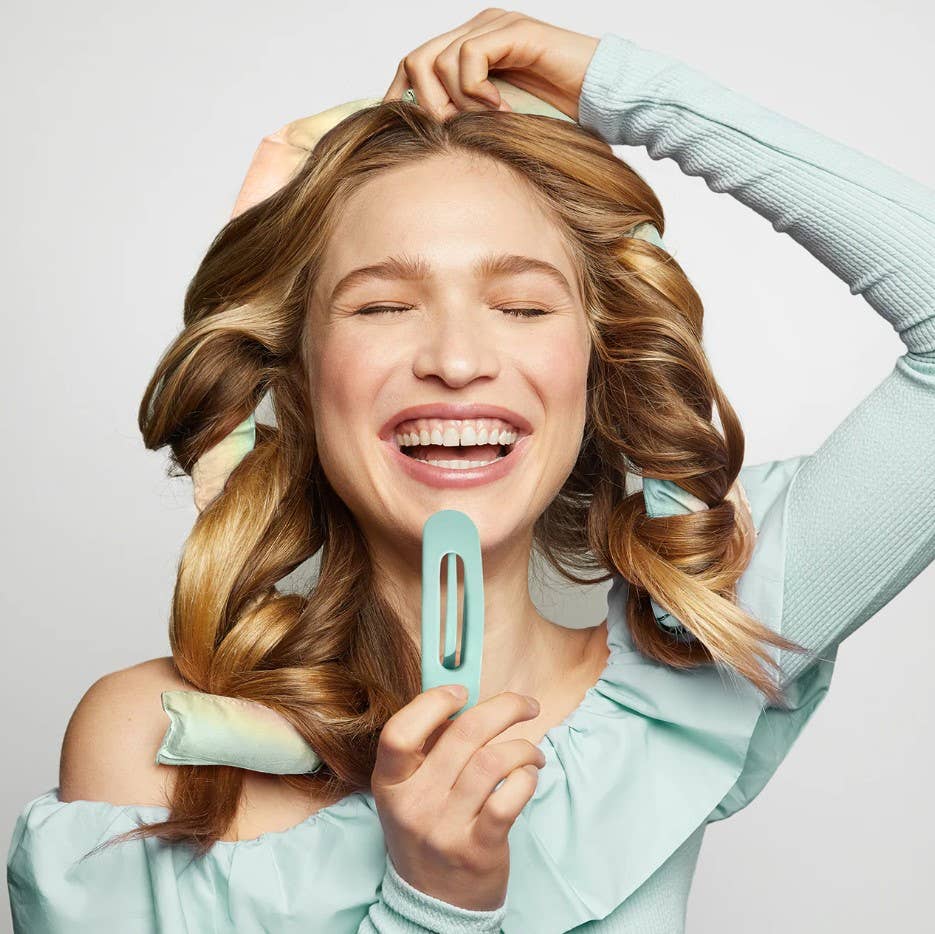 KITSCH Holiday XL Satin Heatless Styling & Flat Lay Claw 4pc Set