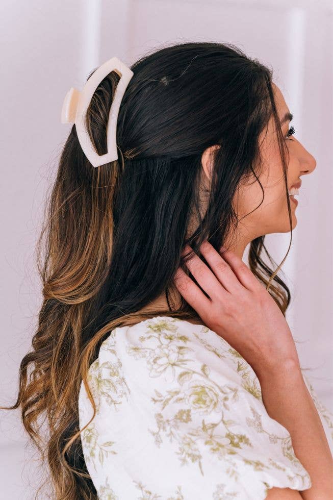 TELETIES - Open Hair Clip | Medium | Almond Beige