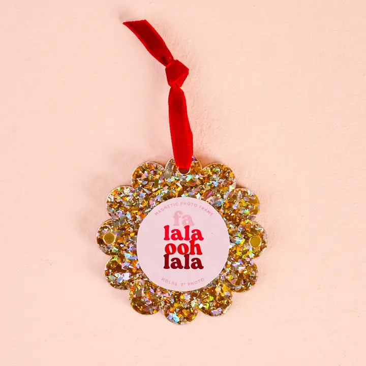 Scalloped Round Picture Frame Ornaments