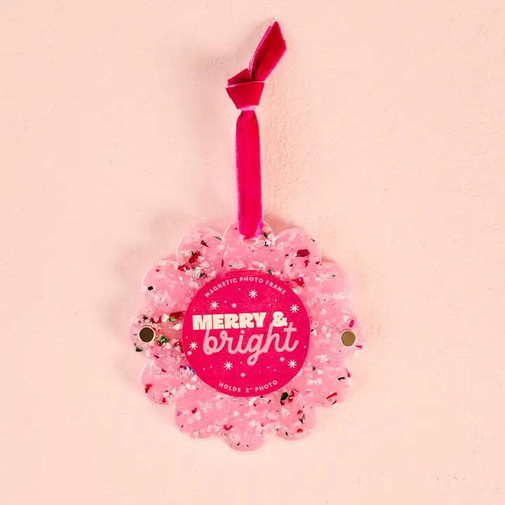 Scalloped Round Picture Frame Ornaments