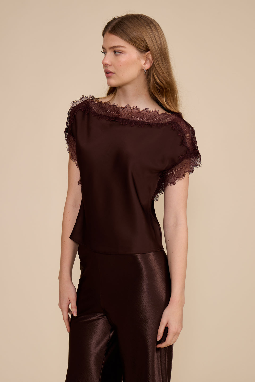 T5622 CHRIS LACE TRIM TOP