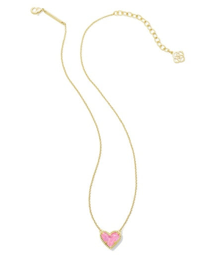 Ari Heart Short Pendant Necklace