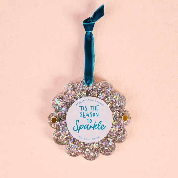 Scalloped Round Picture Frame Ornaments