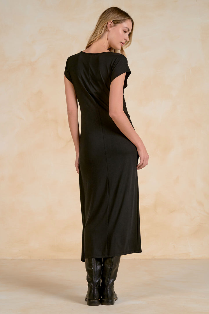 Elan Gold Buckle Ruched Midi Dress – Black